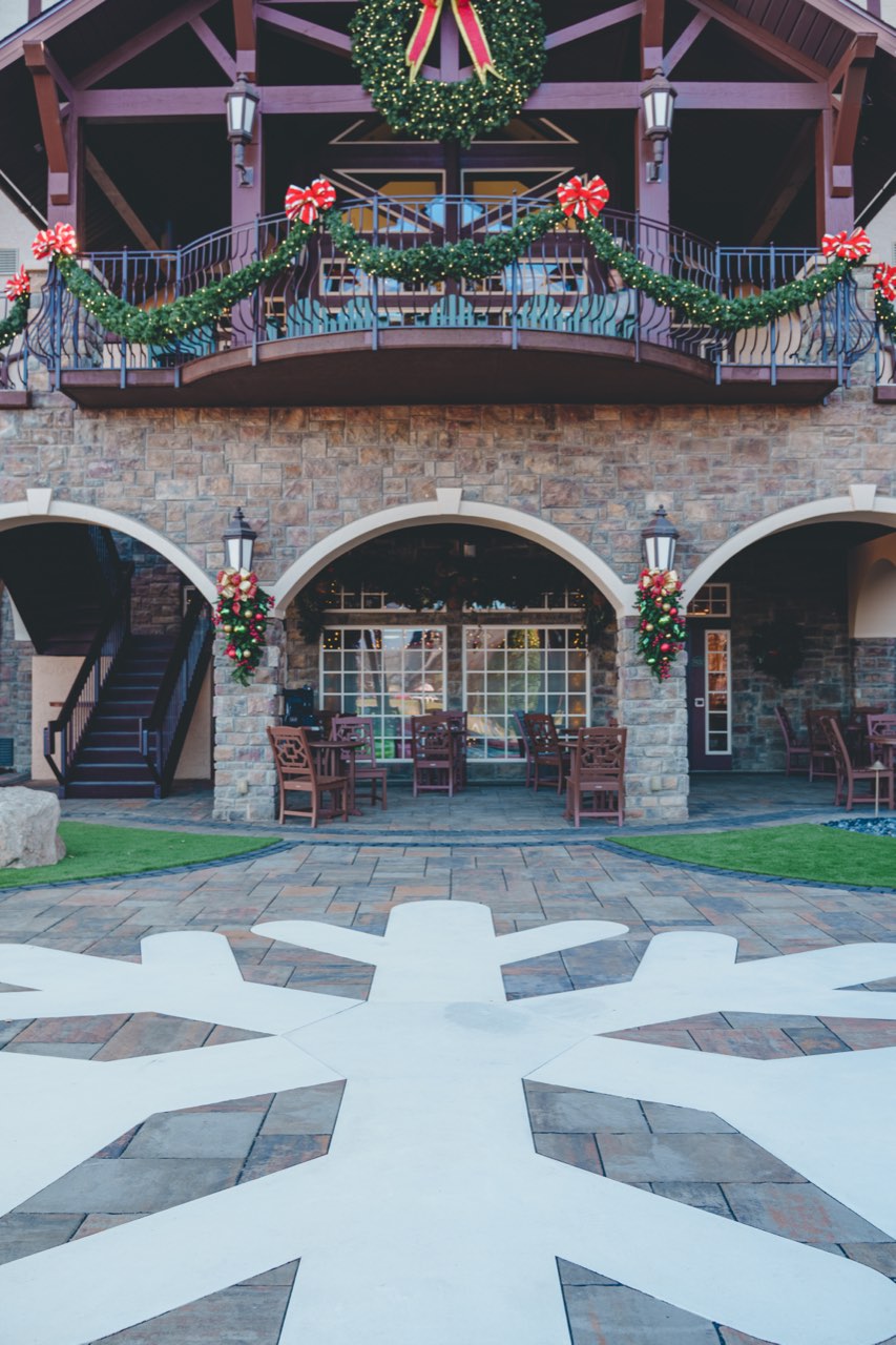 Snowflake Paver Medallion And Stacked Stone Arches